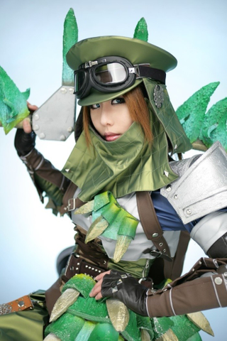 Illustration for article titled This Cosplay Has a Monster-Sized Secret Weapon